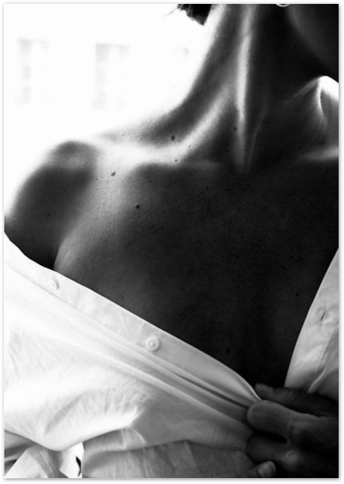 Posterux© | Elegant Black & White Sensuality Poster poster – premium wall art